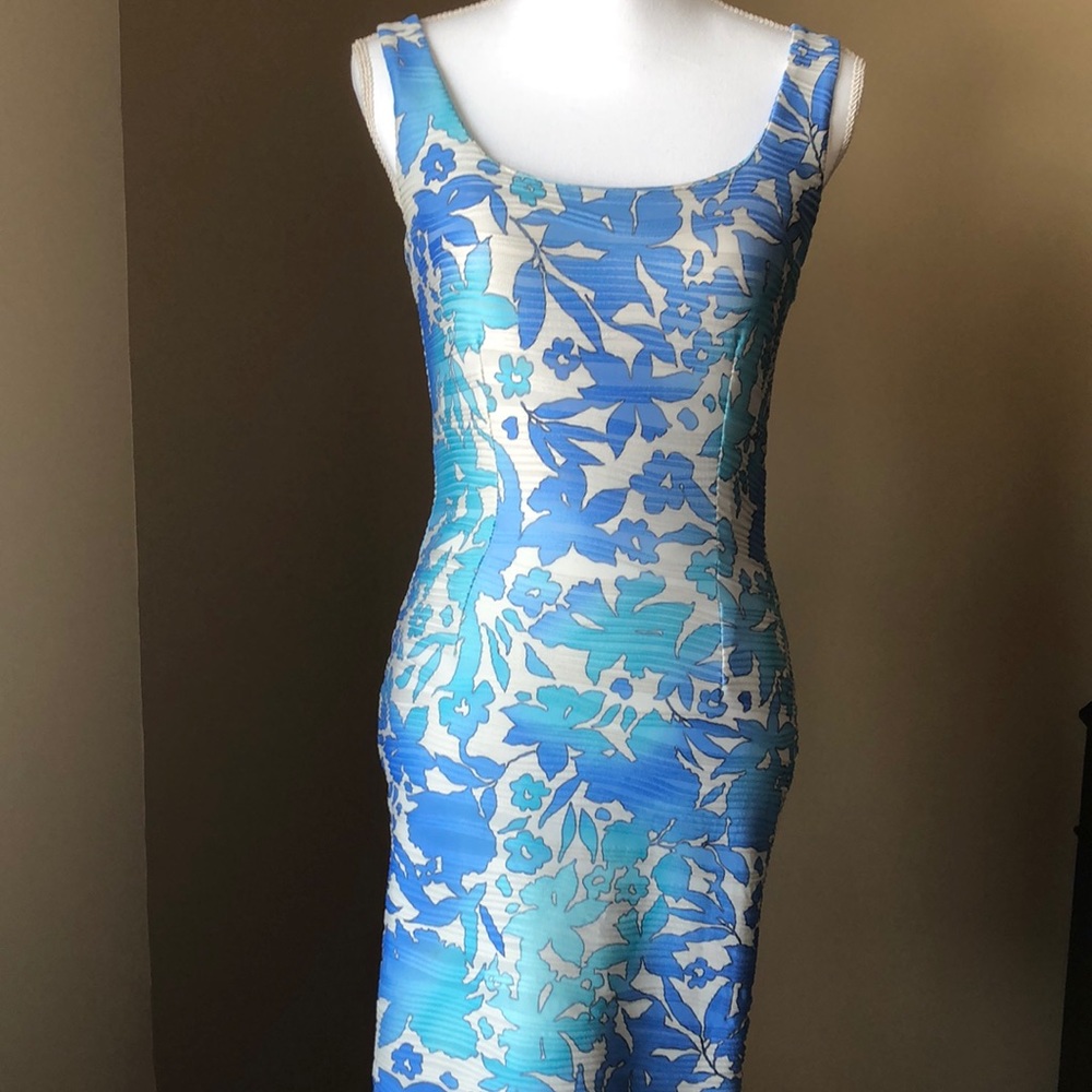 J LO! 3 for $25 Sale!🧜🏼‍♀️Shades of blue floral